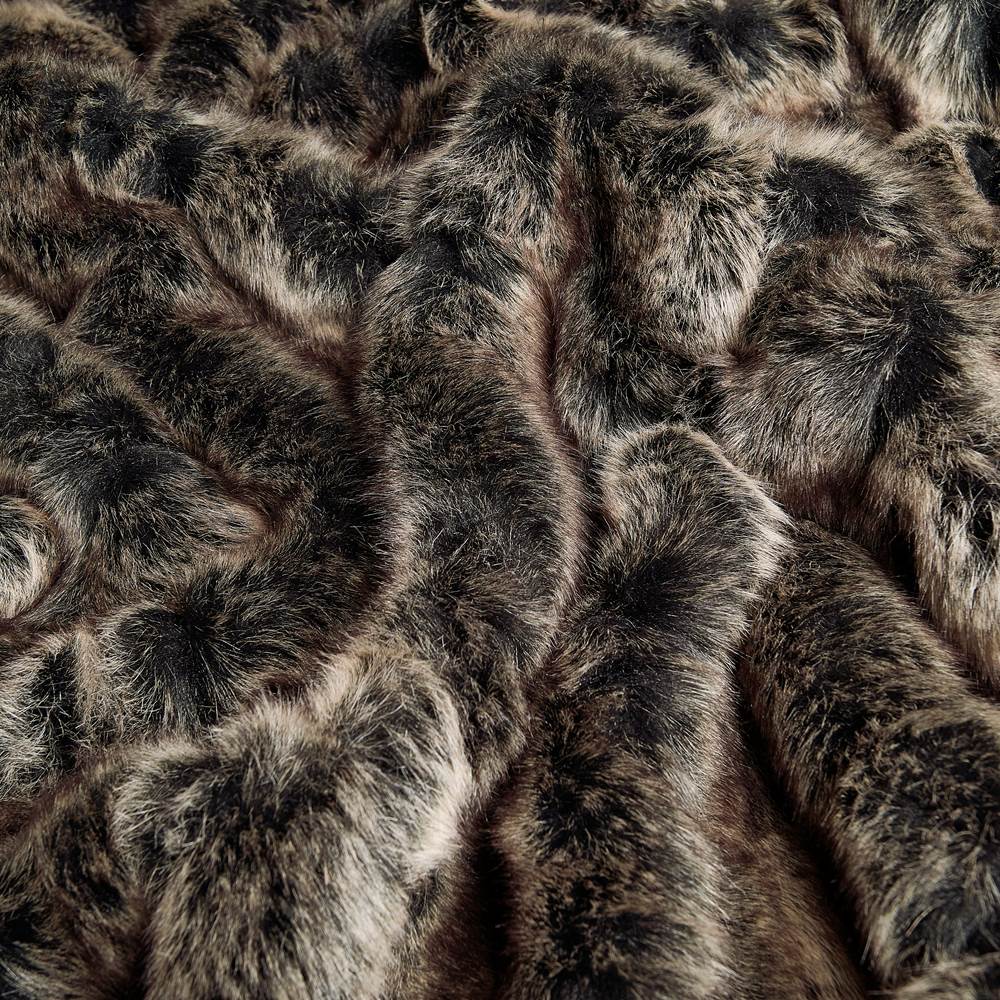 Taiga Wolf pêlo sintético (10 cm)