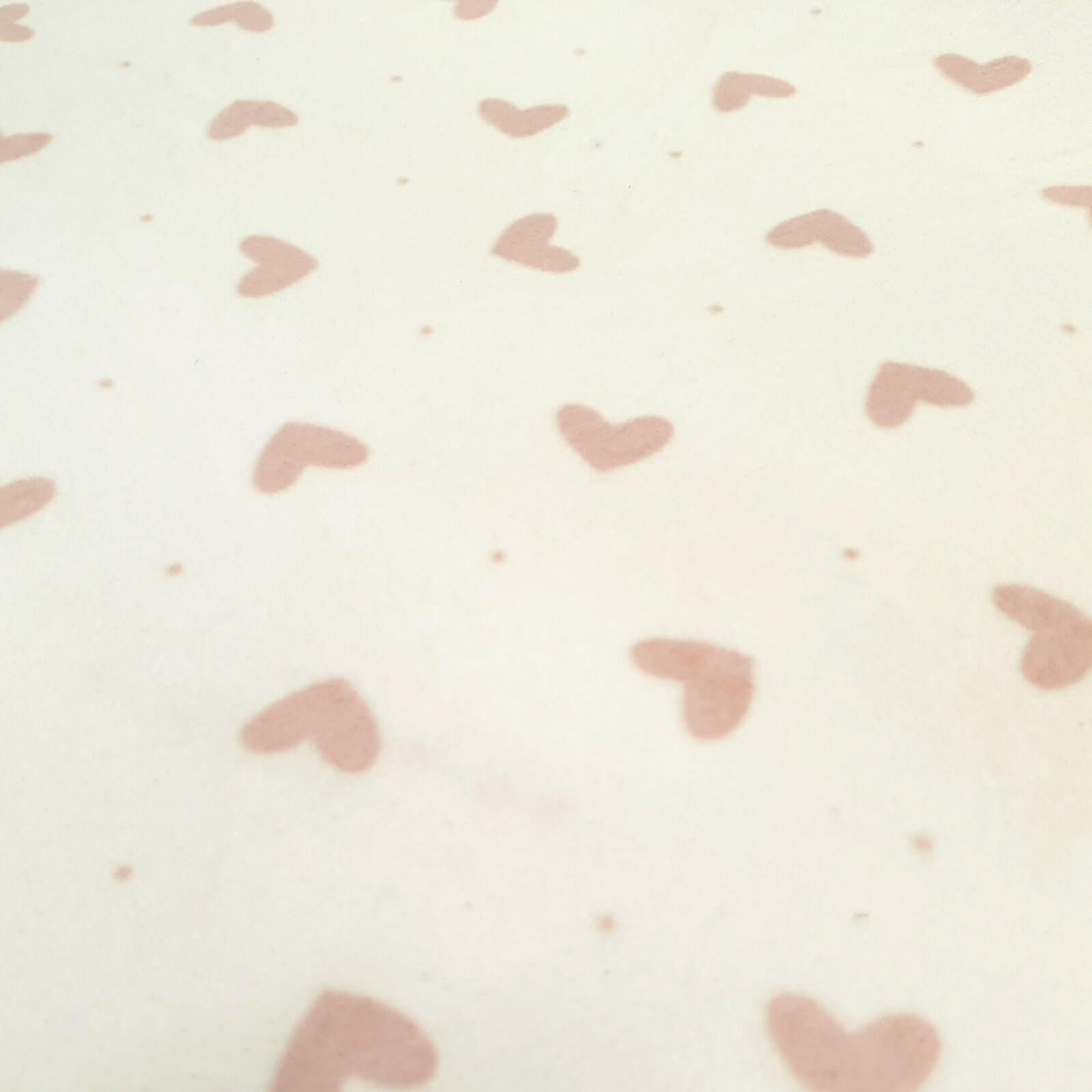 Ekta - Tecido polar micro-alcatifa com desenho de coração - Creme