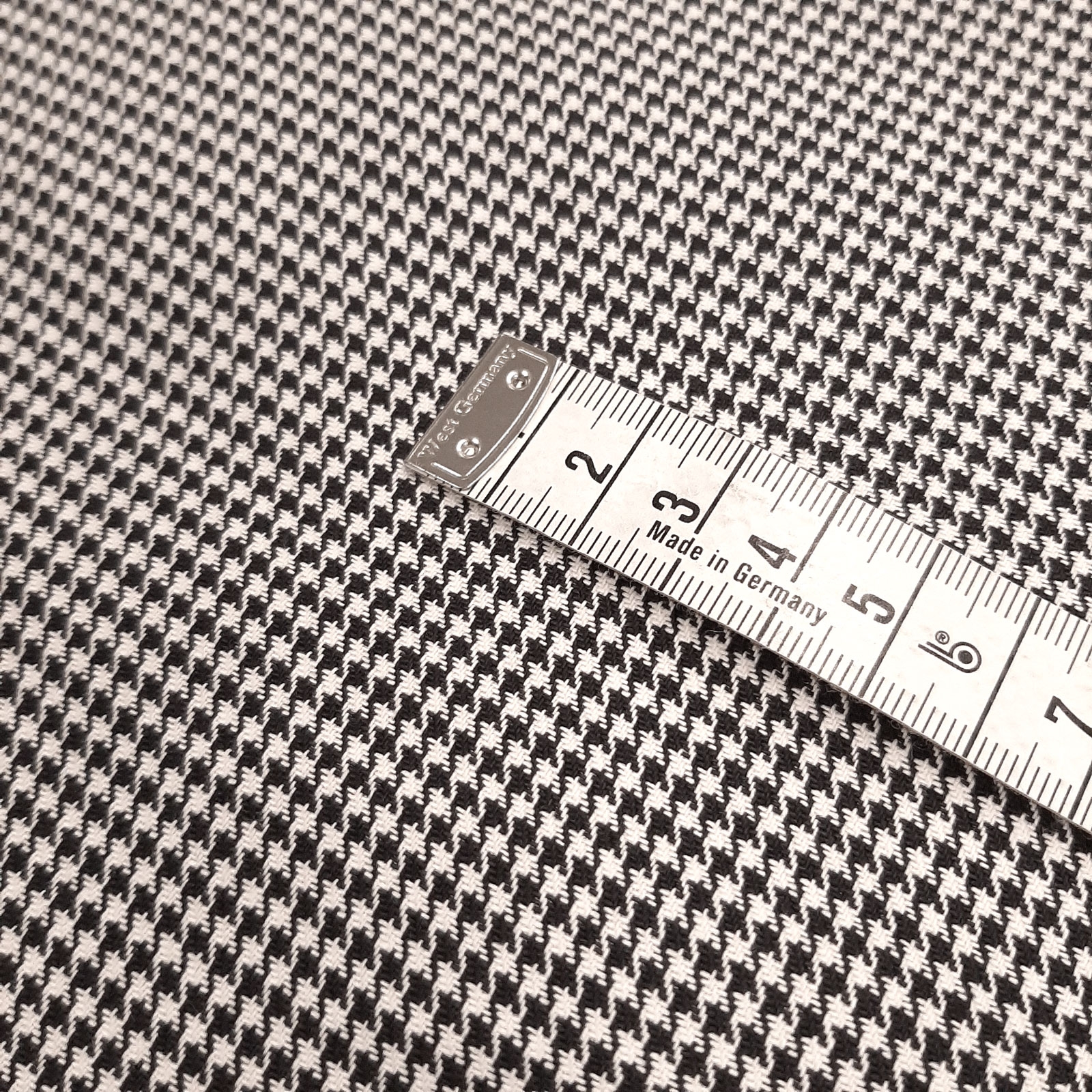 Ilka - cheque padeiro - dente de cão - tecido de calças de padeiro - preto/branco